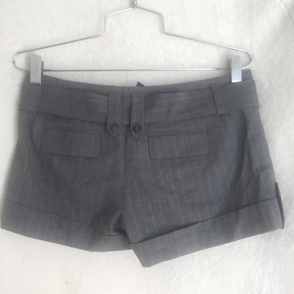 Shorts - Picture 2 of 7